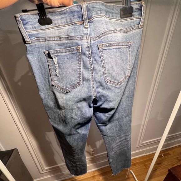 BLUE JEANS // CELEBRITY PINK // Size 29 💙 - Picture 2 of 3